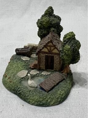 Danbury Mint miniature scenery piece "Goose Girl" Hummel collection